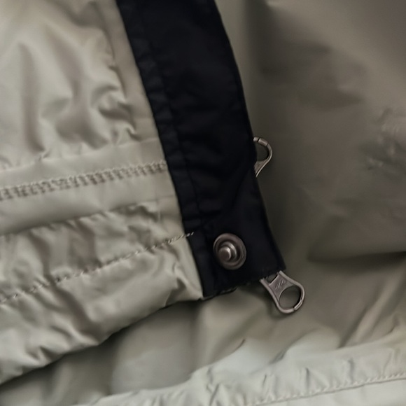 Men’s Acuity windbreaker in XL - Picture 9 of 12